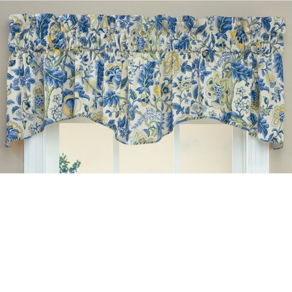 Rod-pocket scalloped valance